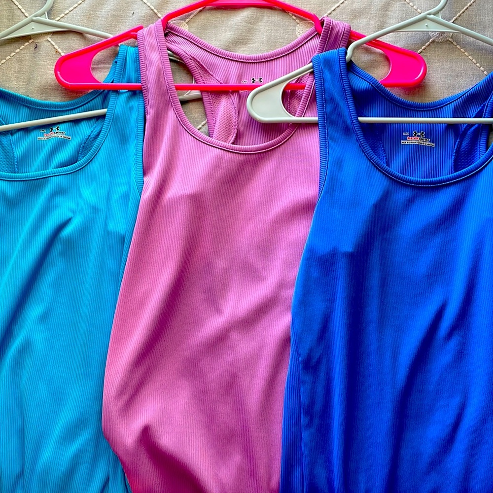 Under Armor tank tops size medium